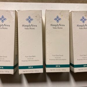 Lot of 4 NIB. Vera wang simply Vera foot scrub with rosemary mint eucalyptus